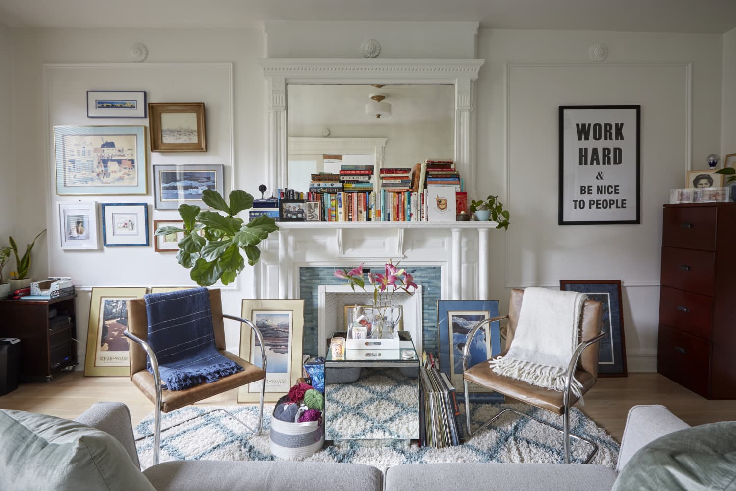 7 Easy Living Room Rental Upgrades, According to Designers | Apartment ...